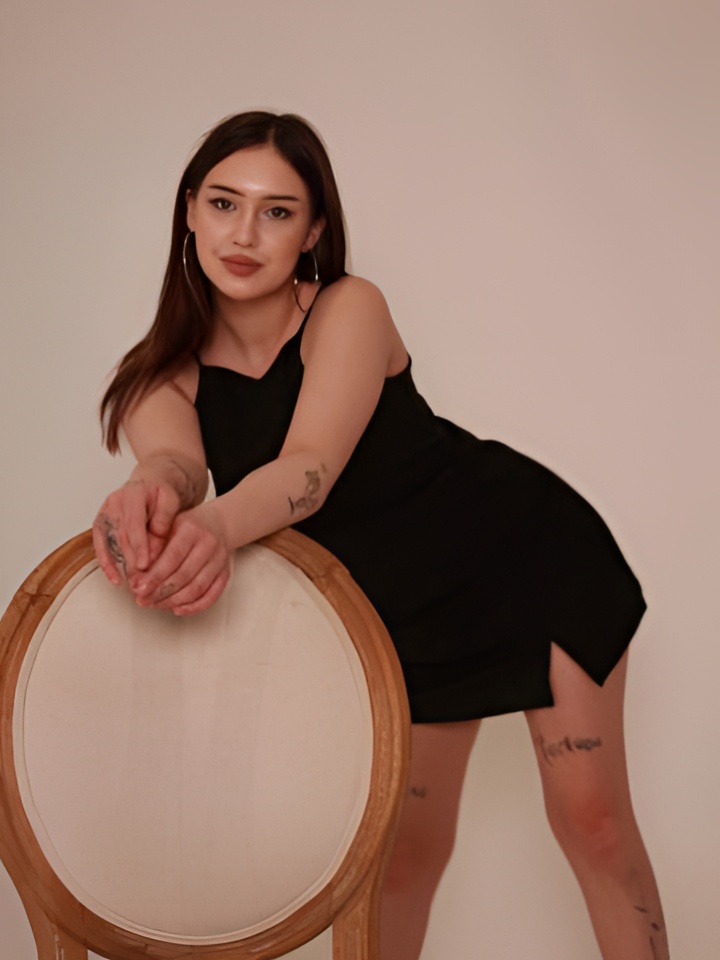 Илона привлекательная девушка из Голубовки цена от 2000 руб