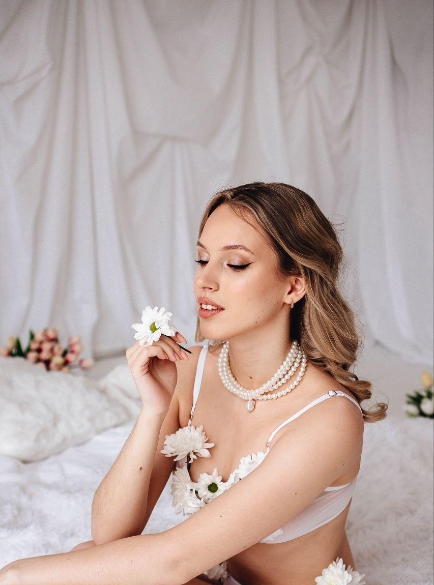 Аня привлекальеная девушка из Голубовки цена от 7000 руб