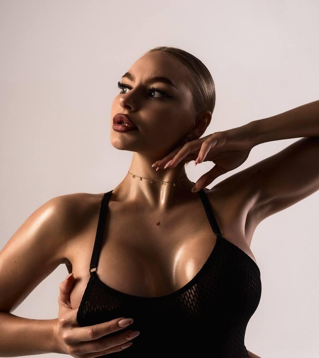 Лейла привлекальеная девушка из Голубовки цена от 9000 руб