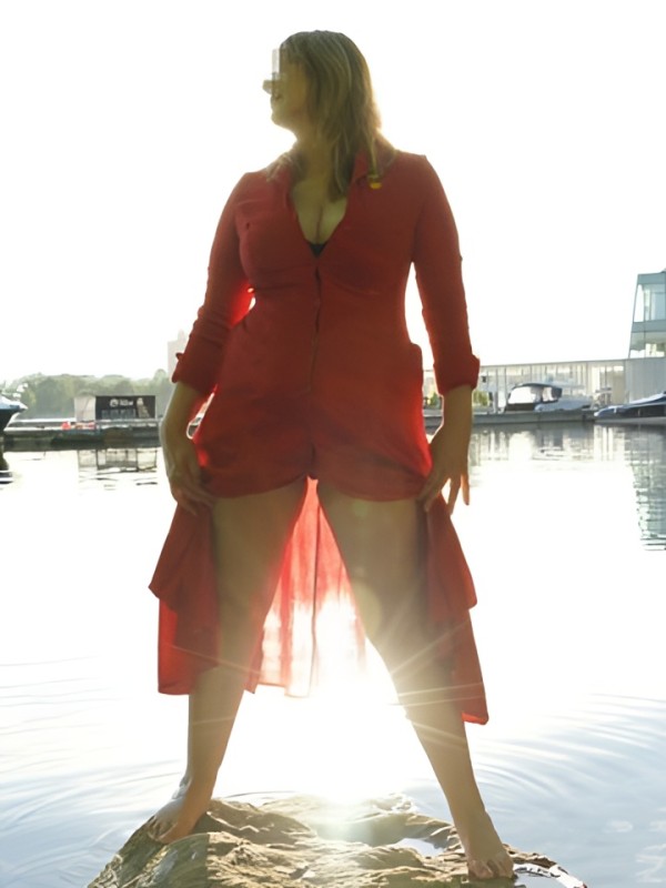 Летиция привлекательная девушка из Голубовки цена от 2500 руб