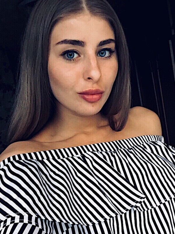 Алена привлекательная девушка из Голубовки цена от 3500 руб